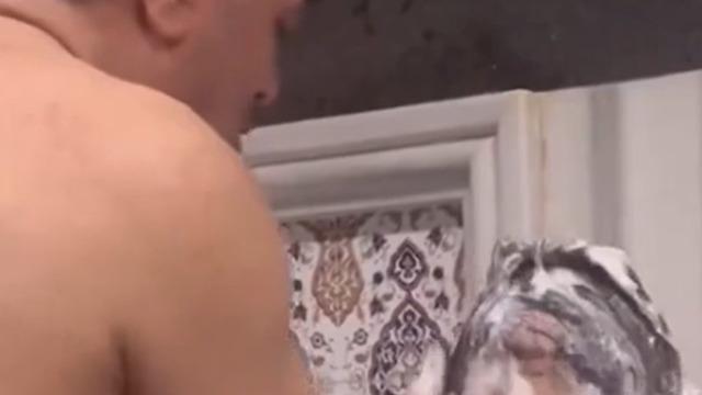 Koreli turistin Türk hamamıyla imtihanı! Tellakla paylaştığı anlar sosyal medyada gündem yarattı... Pamuk gibi yaptı