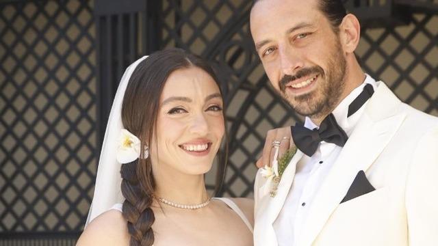 Merve Dizdar ile Cihan Ayger'den dudak dudağa poz! Balayında aşka geldi