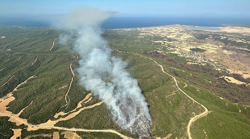 Çanakkale'de korkutan yangın! Şehitlik ve Conkbayırı ziyarete kapatıldı: Bakan Yumaklı'dan uyarı geldi