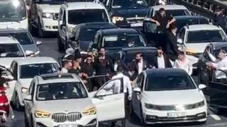 İstanbul'da  D-100 karayolunu kapatıp halay çektiler! Bakan Yerlikaya duyurdu: Gözaltına alındılar