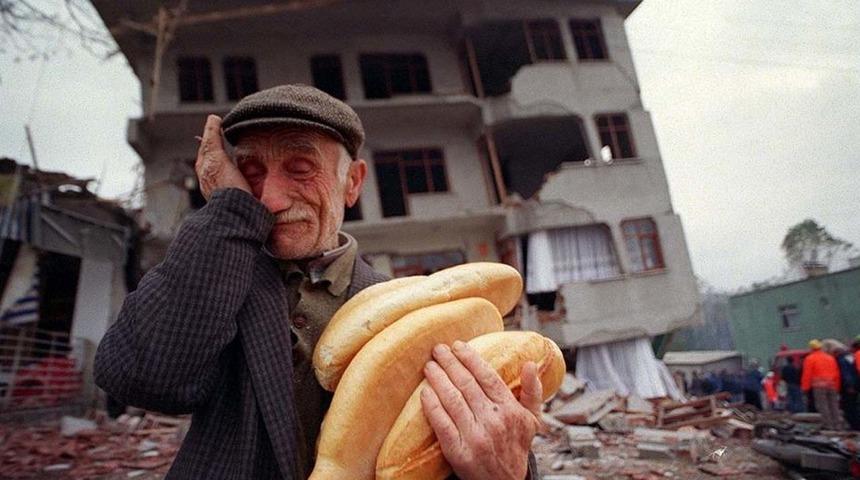 Naci Görür yine yeniden uyardı: 'Aksi halde çok üzüleceğiz' 7.4 büyüklüğünde 45 saniye sürmüştü…