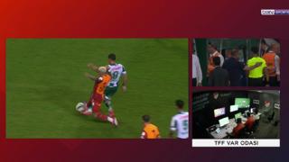 Karşılaşmanın önüne geçen karar! Galatasaray maç oynanırken paylaştı... İptal edilen gol olay yarattı