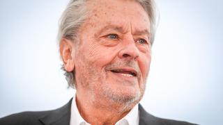 Dünyaca ünlü aktör Alain Delon hayatını kaybetti! 