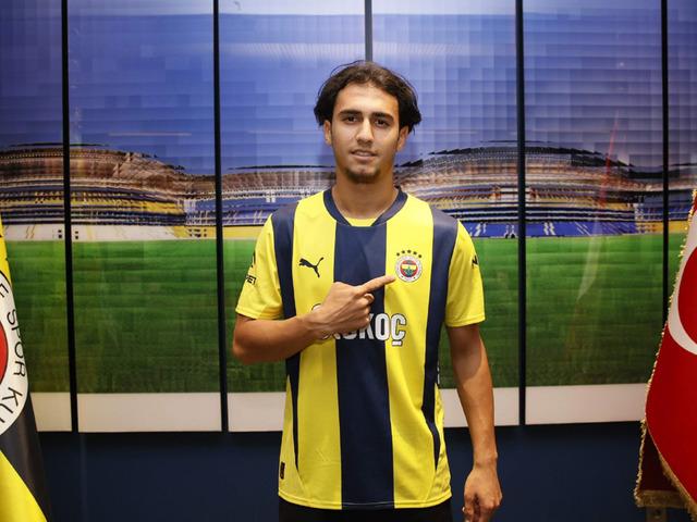 Fenerbahçe yeni transferi başka takıma kiraladı!