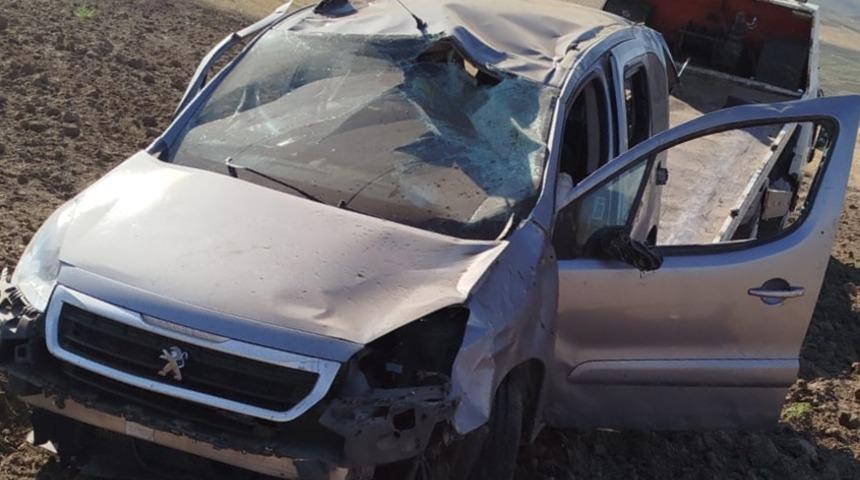 Erzurum'da hafif ticari araç şarampole devrildi, 1 kişi öldü, 4 kişi yaralandı