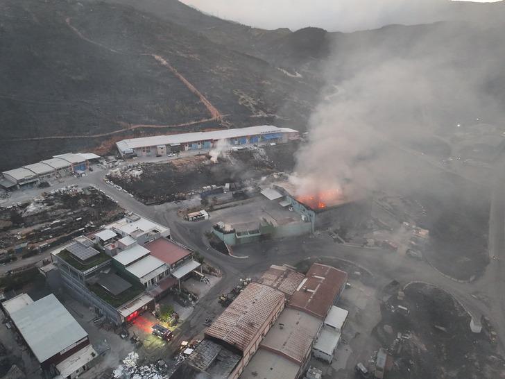 İzmir çok ucuz atlatmış! Çok konuşulacak '365 gün yasak ve 100 metre' önerisi: Şehir yangına teslim olabilirdi G3