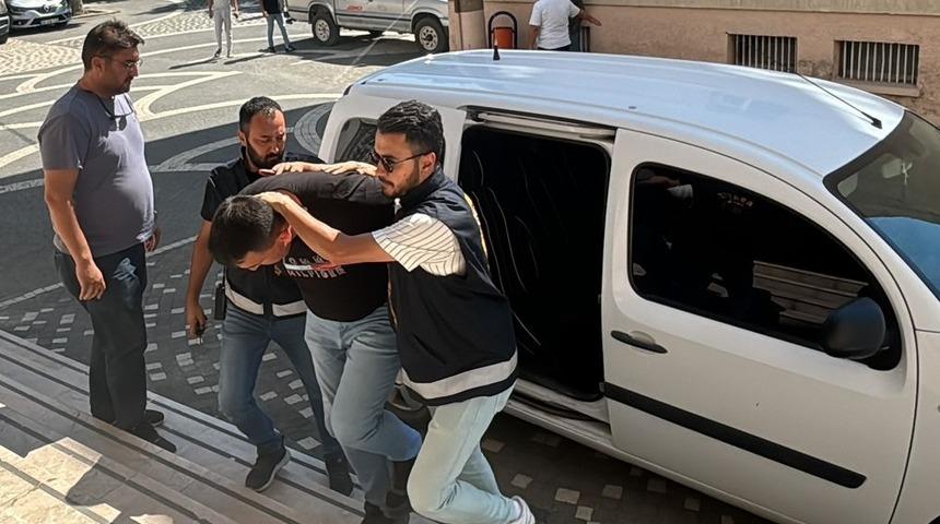 Kira kavgası cinayetle bitti! Uzman çavuş, ev sahibi ile oğlunu silahla vurarak öldürdü