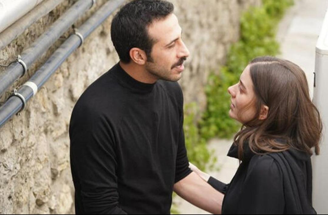 Yalı &Ccedil;apkını dizisindeki set aşkı mutlulukla sonu&ccedil;landı! Beril Pozam ve Ersin Arıcı evlendi