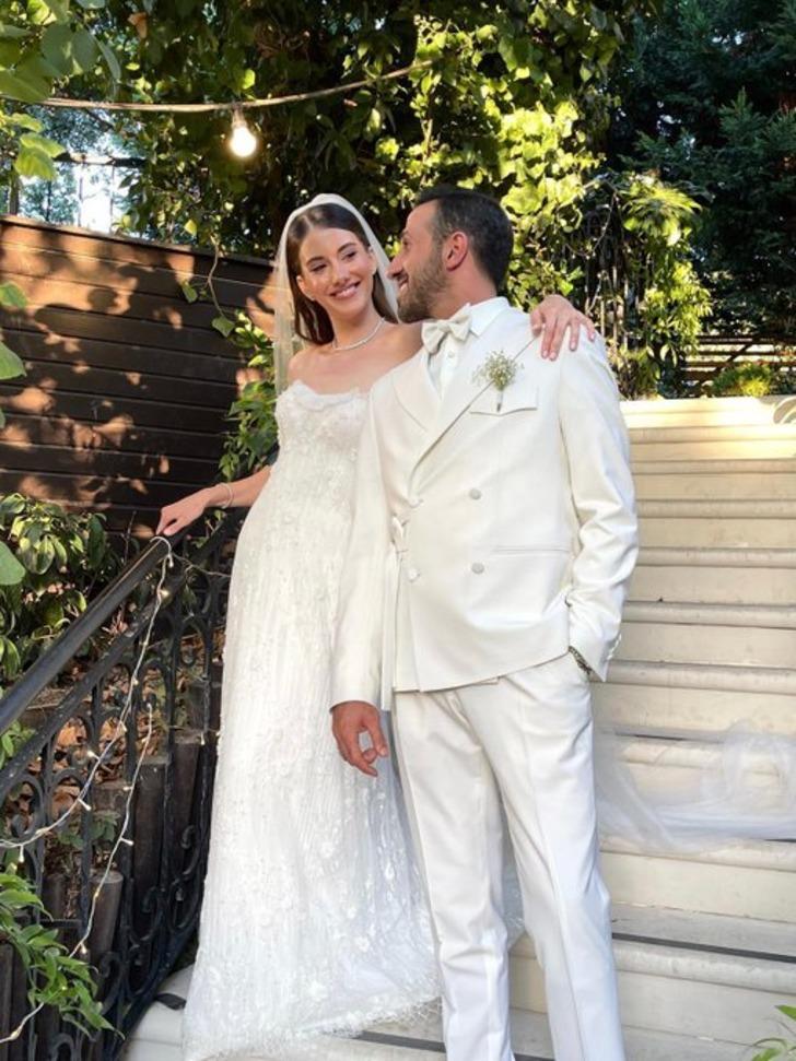 Ersin Arıcı ile evlenen Beril Bozam'ın gelinliği ve parti tarzı sosyal medyayı mest etti! "Sade ve çekici" G1