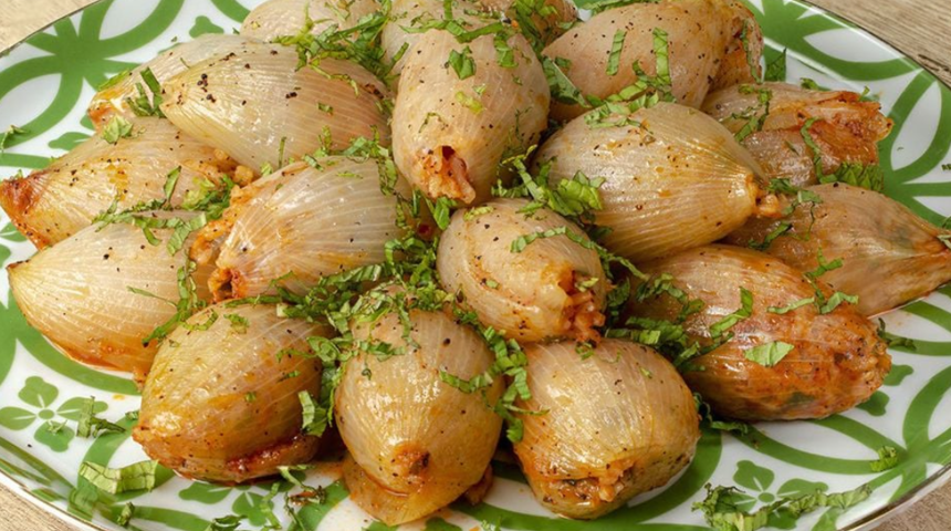 Farklı lezzet arayanlara özel soğan dolması tarifi! Zeytinyağlı soğan dolması nasıl yapılır?