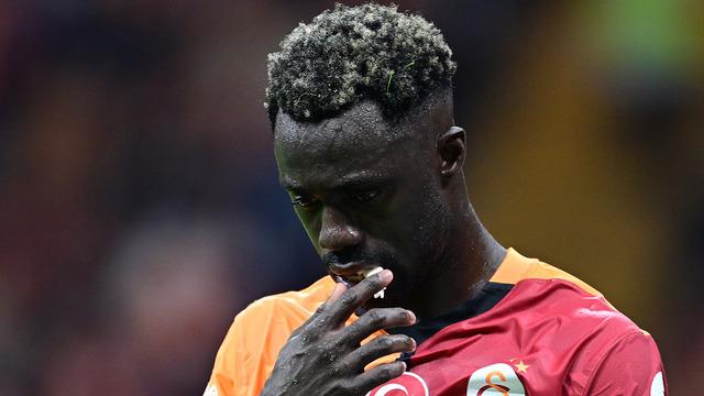 galatasarayda-davinson-sanchez-seferberligi-erken-donus-ihtimali-56ch