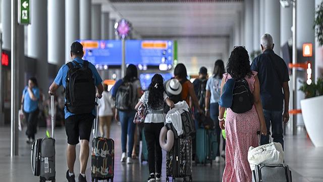 Bu sene vatandaş tatil için rotasını yurt dışına çizdi... Borç alarak tatile gidiyorlar 