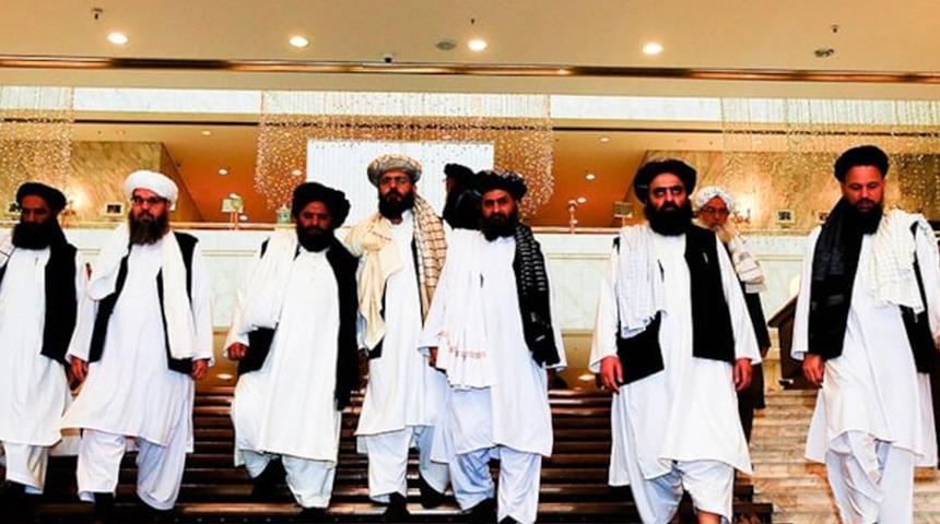 Taliban erkeklere de nefes aldırmıyor! Sakalsız polisleri kovdu, müzik aletlerini parçaladı