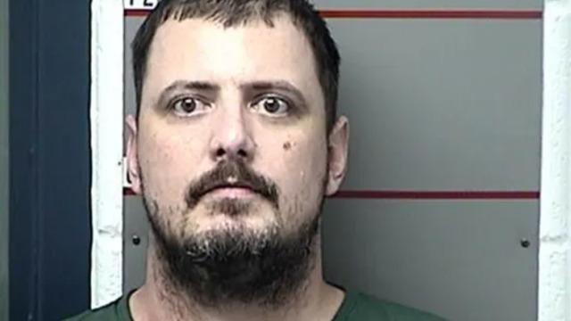 Nafaka ödememek için kendisini 'ölü' gösterdi! Sistemi hackleyip sahte belge bile hazırlatmış 