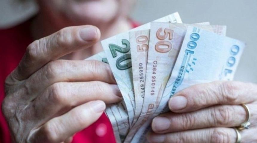 Ne zaman emekli olacağına karar veremeyenler için uzmanından açıklama... 2025'e aylar kala akıllardaki soruya son noktayı koydu! "Bakanlık çalışma yapıyor" dedi 