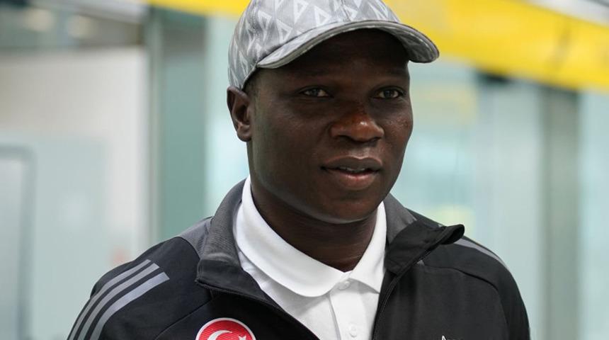 Beşiktaş'ta Teknik Direktör Giovanni van Bronckhorst, Aboubakar'a kapıyı gösterdi! ''Onun için yeni bir meydan okuma daha iyi olabilir"