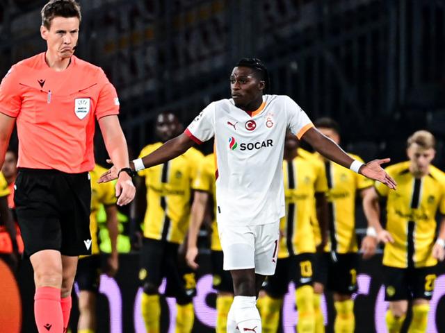 Galatasaray, Şampiyonlar Ligi'nde tur şansını İstanbul'a bıraktı! Batshuayi'nin golleri galibiyete yeterli olmadı...
