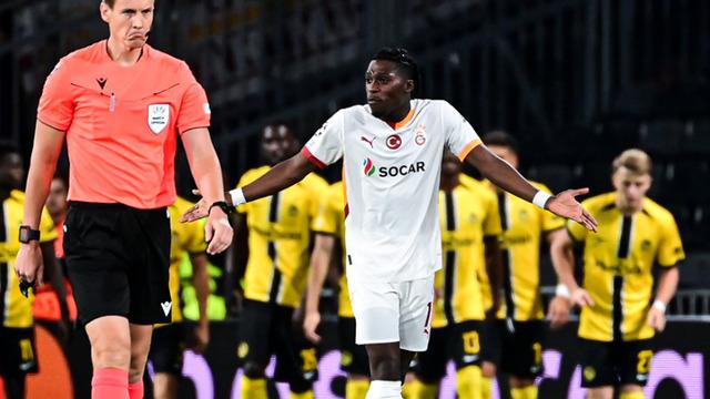 Galatasaray, Şampiyonlar Ligi'nde tur şansını İstanbul'a bıraktı! Batshuayi'nin golleri galibiyete yeterli olmadı...