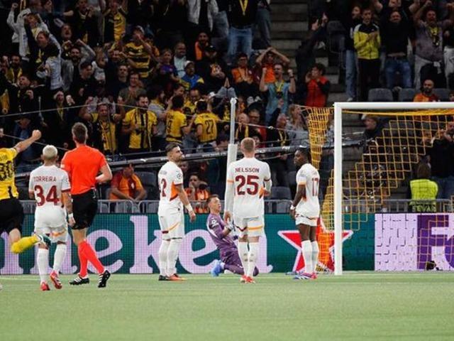 Galatasaray'da yenilginin faturası Derrick Köhn'e kesildi! Tepkiler çığ gibi büyüyor... Kerem Aktürkoğlu'nu da çok kızdırdı