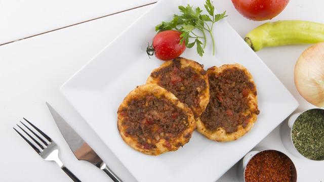 Fındık lahmacun tarifi: Fındık lahmacun nasıl yapılır?