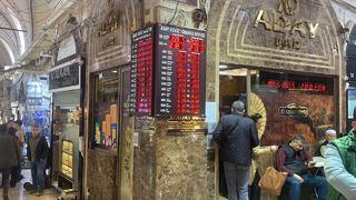 Kapalıçarşıda dolar koşmaya başladı: Zirvesindeki yerini sağlamlaştırıyor... 