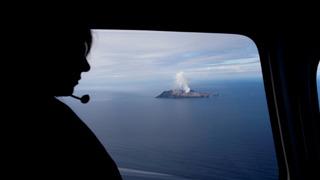 Yeni Zelanda'da yanardağ kabusu yaşanıyor! Uçuşlar iptal edildi