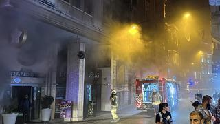 Beyoğlu'nda korkutan anlar! Otelde yangın çıktı