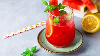 1 dilim karpuz varsa deneyin! Sıcak yaz günlerinde ferahlatan karpuzlu limonata tarifi