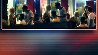 Nilperi Şahinkaya'nın olaylı gecesi! Sokak ortasında kavgaya tutuştu! Yüzünü saklamaya çalıştı ama... Böyle görüntülendi