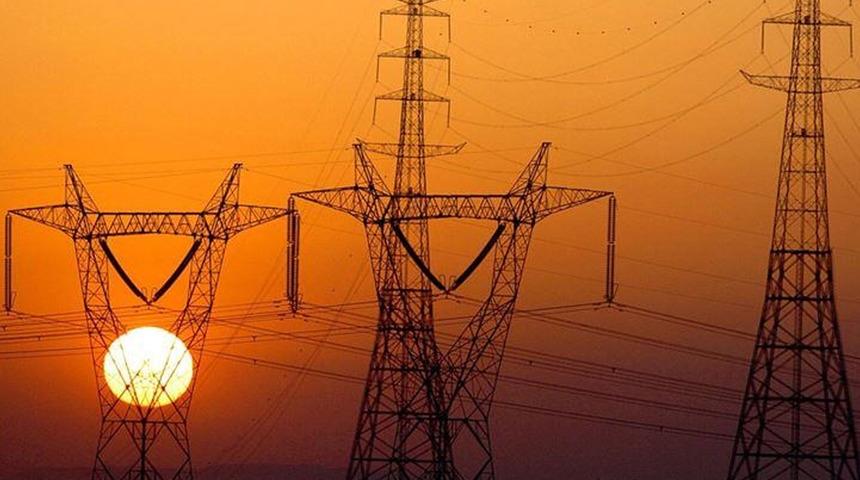 Elektrik tüketimi rekor kırdı! Bakan Bayraktar: "Yüzde 57'sini yerli kaynaklardan karşıladık"
