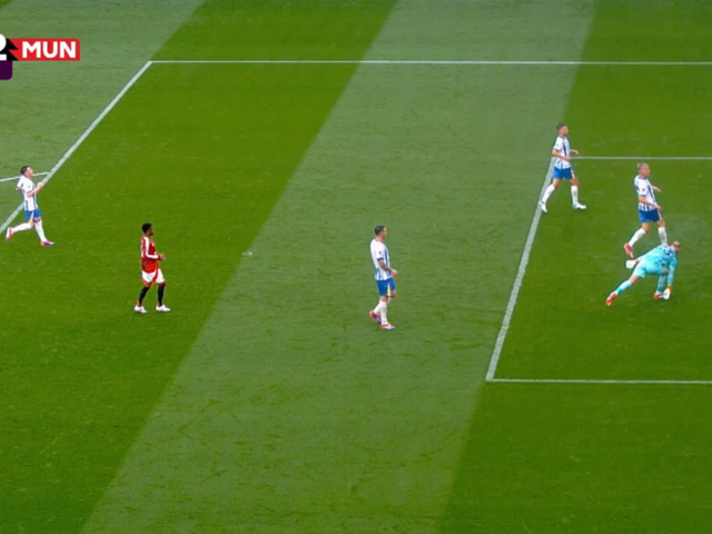 İngiltere Premier Lig'de futbol tarihinin en ilginç ofsaytlarından biri yaşandı! Brighton, Manchester United'ı son dakikada devirdi!