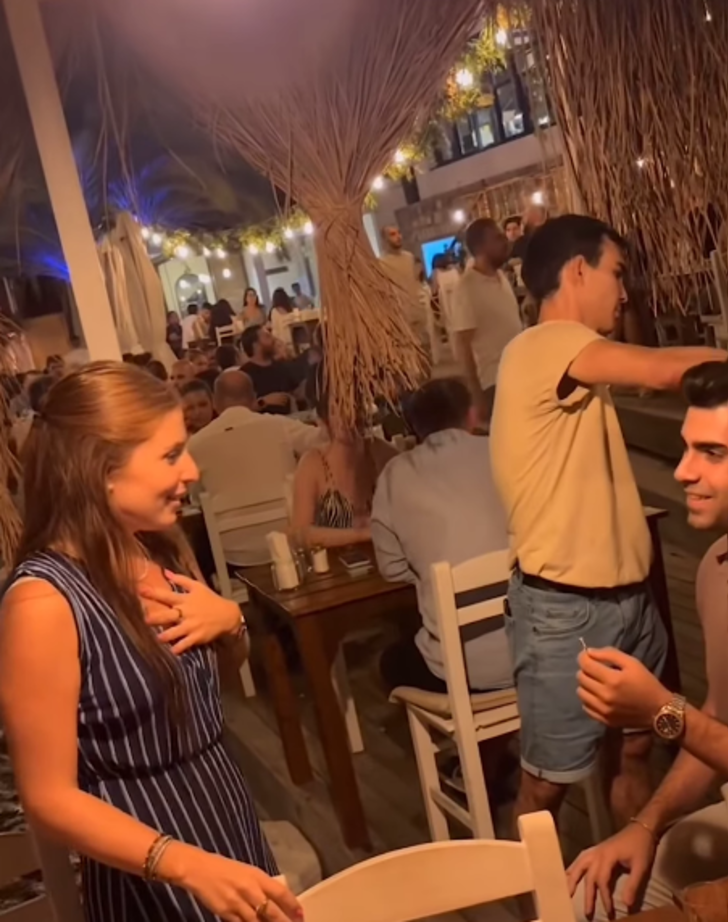 ‘Sihirli Annem’in ‘Çilek’i Zeynep Özkaya'ya evlilik teklifi! O anı görenler "Sen ne ara büyüdün" dedi G2