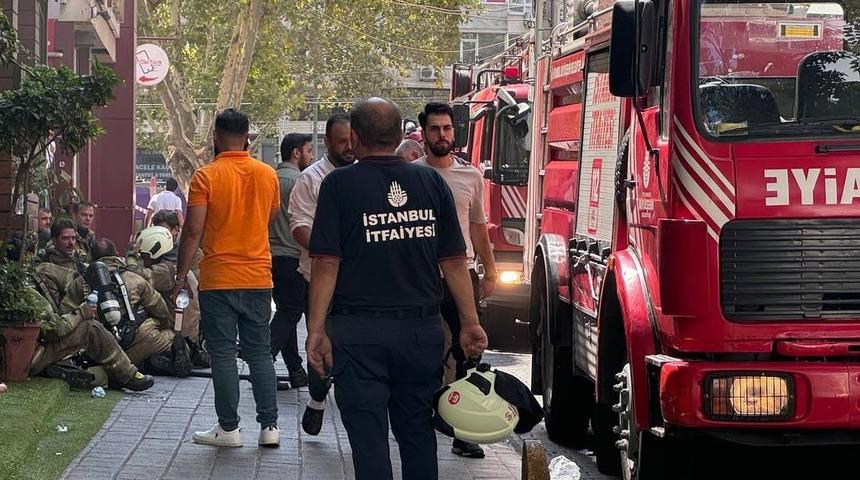 Fatih'te bir otelin bodrum katında yangın!