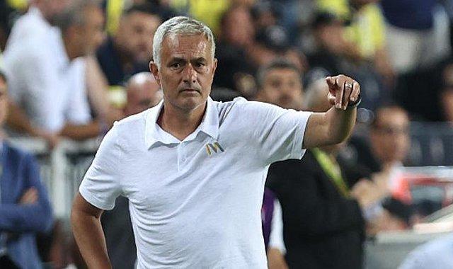 fenerbahce-de-mourinho-dan-penalti-tepkisi-ve-avrupa-ligi-yorumu-sansimiz-var-4346