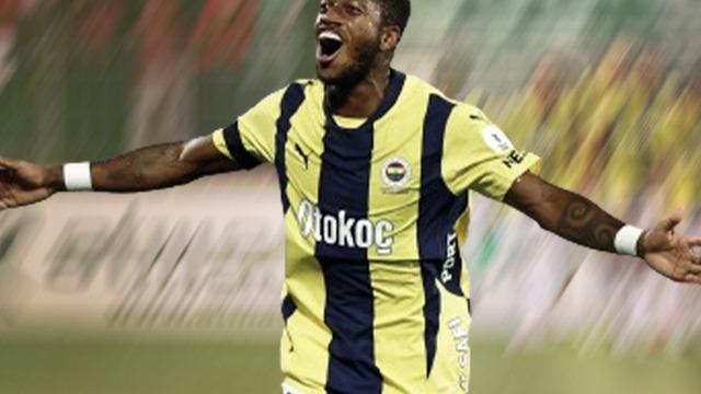 Rize'de Fred'in gecesi! Fenerbahçe ligin 3. haftasında Çaykur Rizespor'a gol oldu yağdı... Sarı-Lacivertliler rakibini 5-0 mağlup etti