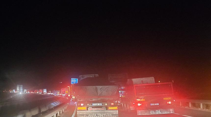 Sürücüler isyan etti! 10 kilometrelik araç konvoyu oluştu