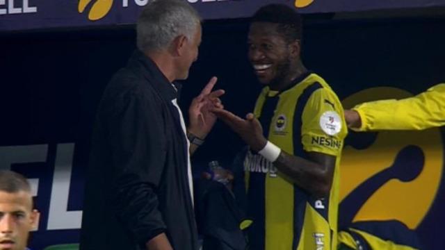 Fenerbahçe Rizespor maçının yıldızı Fred, oyundan alındıktan sonra Jose Mourinho ile ne konuştuğunu açıkladı!