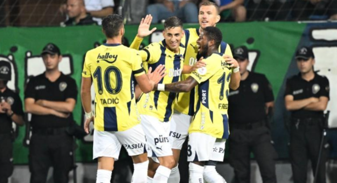 Çaykur Rizespor'u 5-0 mağlup eden Fenerbahçe kırılmadık rekor bırakmadı! Tam 64 yıl sonra... 1080xauto