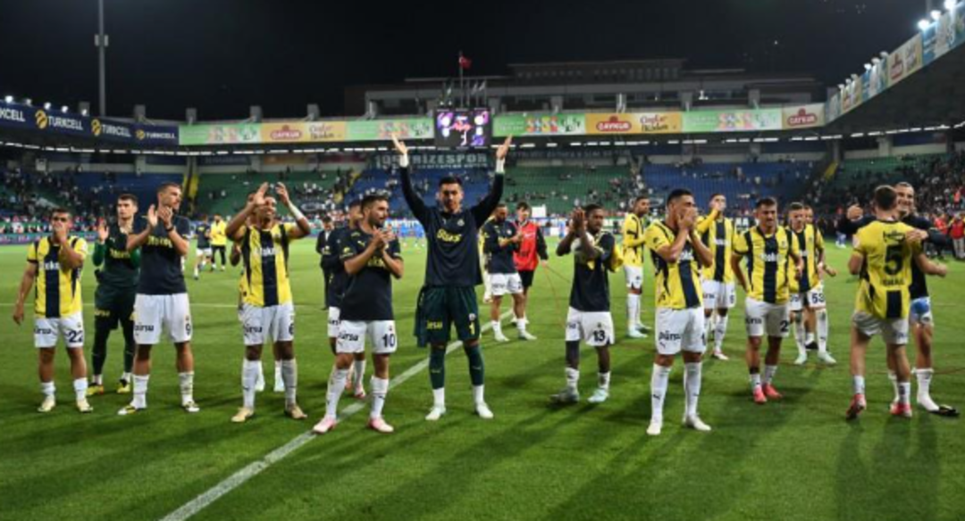 &Ccedil;aykur Rizespor-Fenerbah&ccedil;e ma&ccedil;ının hakemi Turgut Doman i&ccedil;in olay s&ouml;zler! "Fenerbah&ccedil;e'nin 2 penaltısını vermedi"