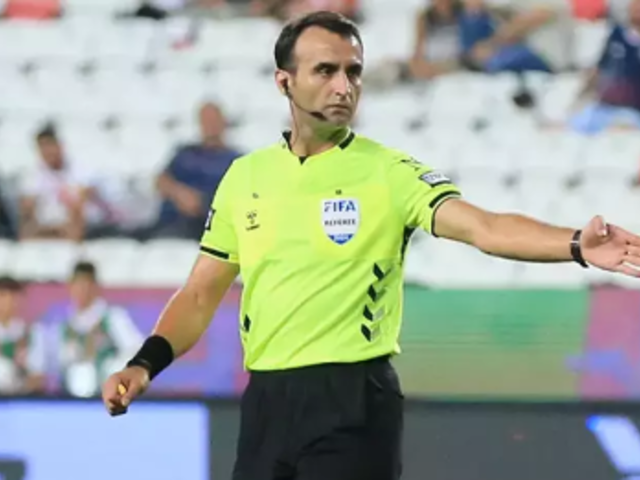 Süper Lig'de bir darp skandalı daha! Antalyaspor-Hatayspor maçının hakemi Atilla Karaoğlan'ı devre arasında saldırdılar 'Görüntüleri vermek istemiyoruz...'