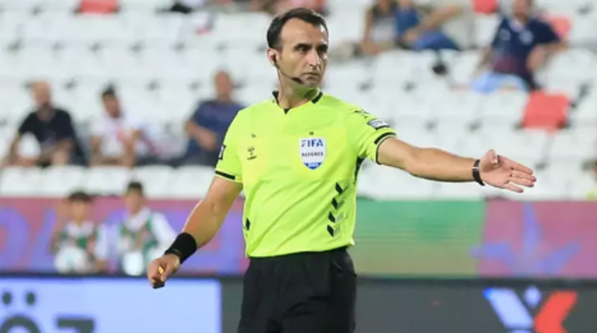 Süper Lig'de bir darp skandalı daha! Antalyaspor-Hatayspor maçının hakemi Atilla Karaoğlan'ı devre arasında saldırdılar 'Görüntüleri vermek istemiyoruz...'