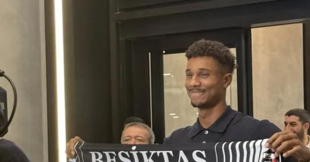 Felix Uduokhai transferinde mutlu sona ulaşan Beşiktaş, Alman yıldızı İstanbul'a getirdi. Bugün sağlık kontrolünden geçecek olan Uduokhai'nin sözleşme şartları da belli oldu. Alman medyası, Felix Uduokhai'yi önce kiralık olarak sonra da bonservisiyle Beşi 640xauto