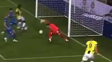 Yediği gollerle olay olmuştu! Taraftar 'dışarı' dedi, Gökhan Akkan maç sonu göz yaşlarını tutamadı... Ahmet Çakar'dan olay yorum: Çok tuhaf