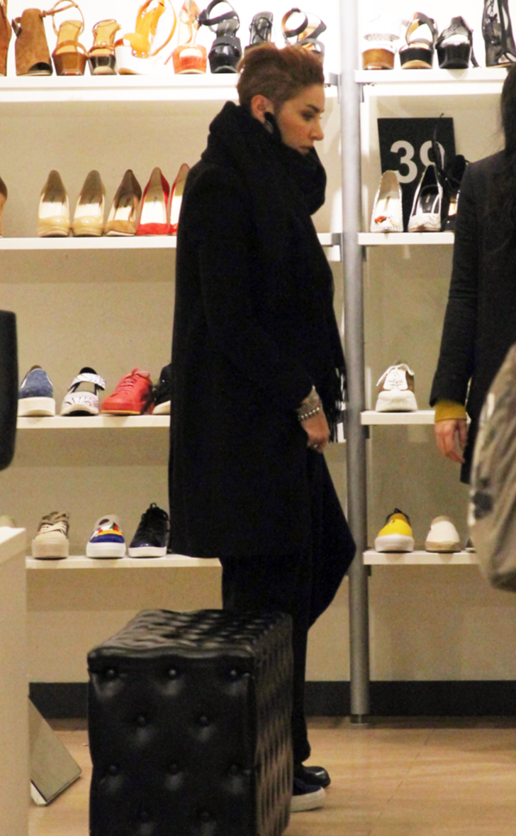 Sıla ayrılık sonrası kendini alışverişe verdi G2