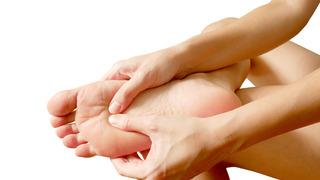 Ayak tabanı ağrısı neyin belirtisi? Ayak tabanı ağrısına ne iyi gelir?