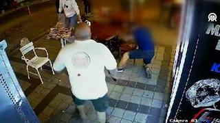 Tartıştığı kokoreççiyi polislerin gözü önünde silahla vurdu! 