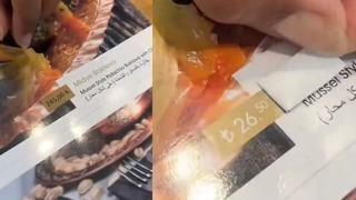 Menüye yapıştırılan fiyatı kaldırdı! Yıllar önceki fiyatını görünce şaşkınlığını gizleyemedi... Nereden nereye