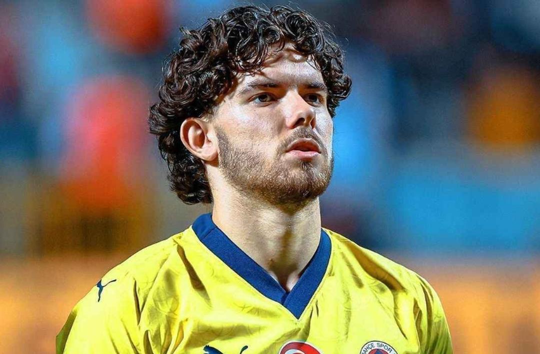 Fenerbah&ccedil;e'de beklenen son! Ferdi Kadıoğlu'nun Brighton'a transferi resmen a&ccedil;ıklandı ve T&uuml;rkiye rekoru kırıldı