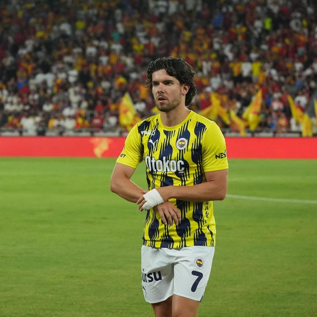 Fenerbahçe son dönemde genç oyuncuların satışından bir servet elde etti! 4 genç oyuncudan neredeyse 100 milyon euro... 2