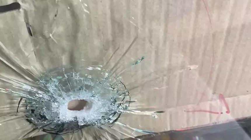 Kağıthane'de bir markete silahlı saldırı! O anlar güvenlik kamerasına yansıdı